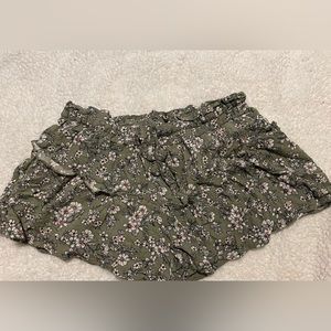 Green floral print shorts new without tags